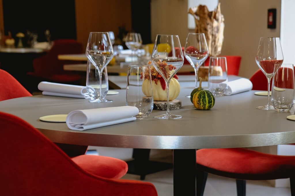 Table dressée au restaurant Prélude à Saint Vit