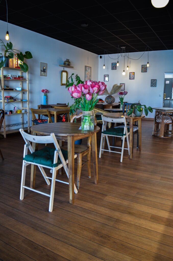 La décoration de la boutique de pâtisseries AO créations Sucrées à Montlouis-sur-Loire