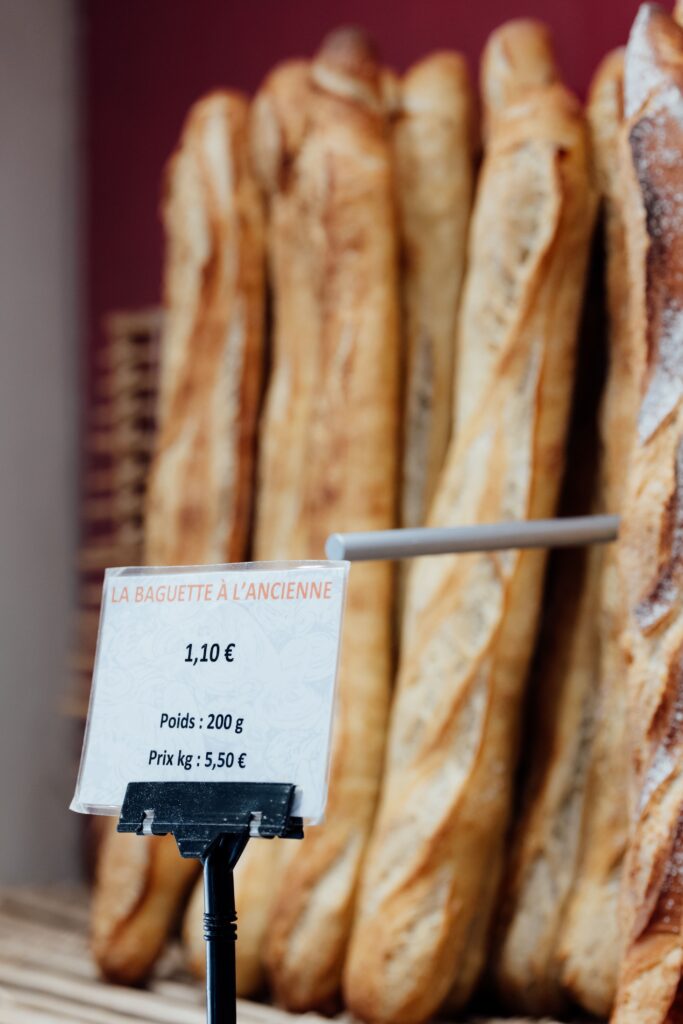 Les belles baguettes croustillantes de la boulangerie pâtisserie Aux Délices du Ventoux à Malaucène
