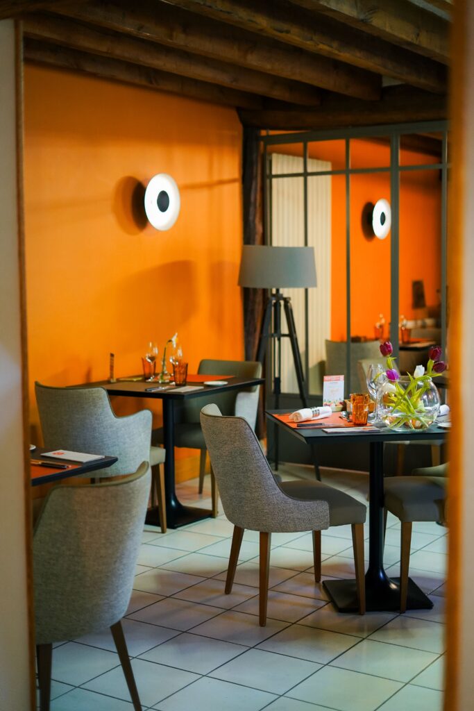 La salle gastronomique, le Lancelot, du restaurant Lancelot à côté d'Orléans