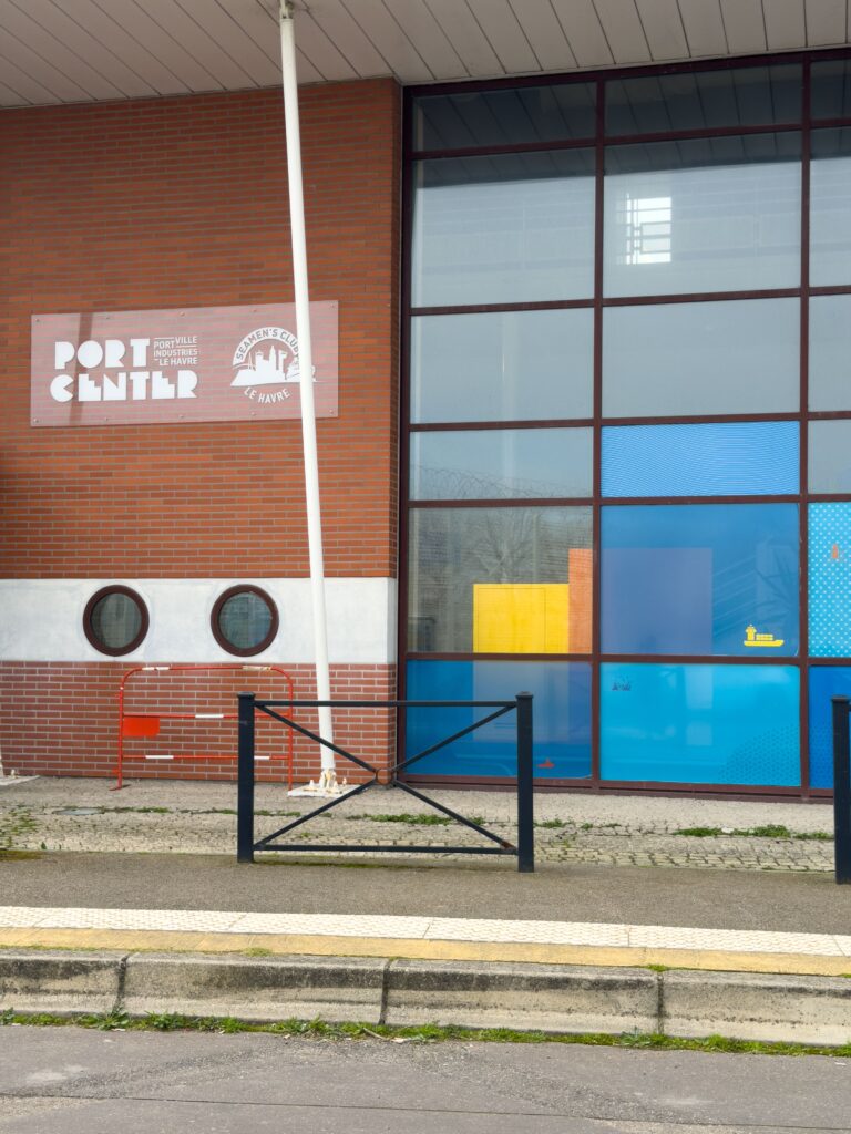 Une devanture du LH Port Center au Havre