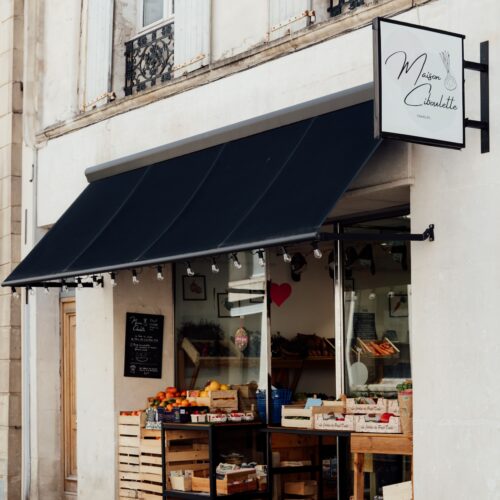 La devanture de Maison Ciboulette situé Rue Jospeh Vernet