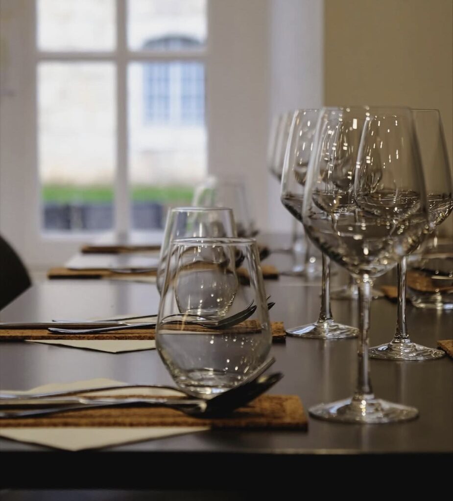 Table dressée au restaurant le Momentum à la Citadelle de Besançon