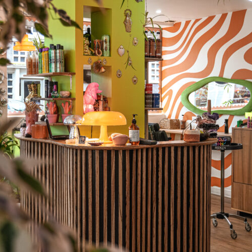 Un comptoir du salon Raphaelle au Havre