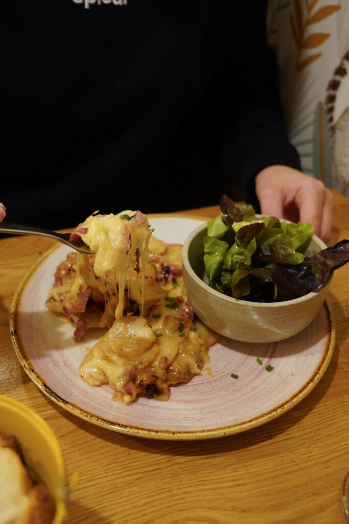 Une tartiflette faite maison chez Tante Jeanne
