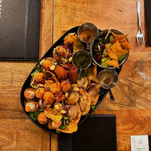 Plats planche tapas à partager Restaurant L'Hatitude, tapas à partager, cuisine aux influences d'Amérique latine