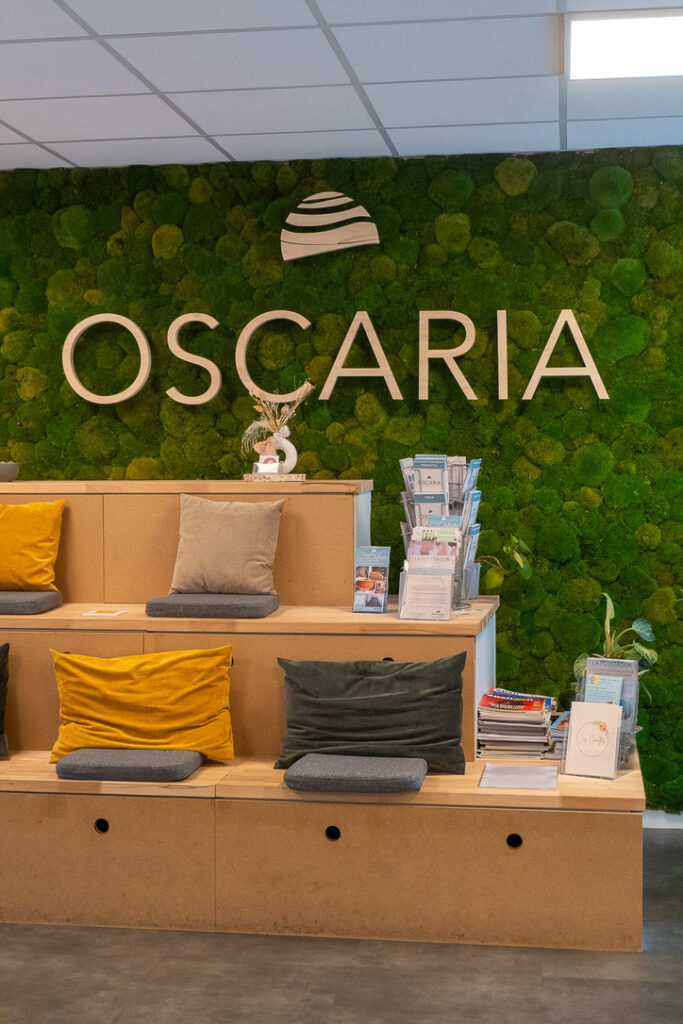 Le bassin de flottaison se situe dans le Centre Oscaria