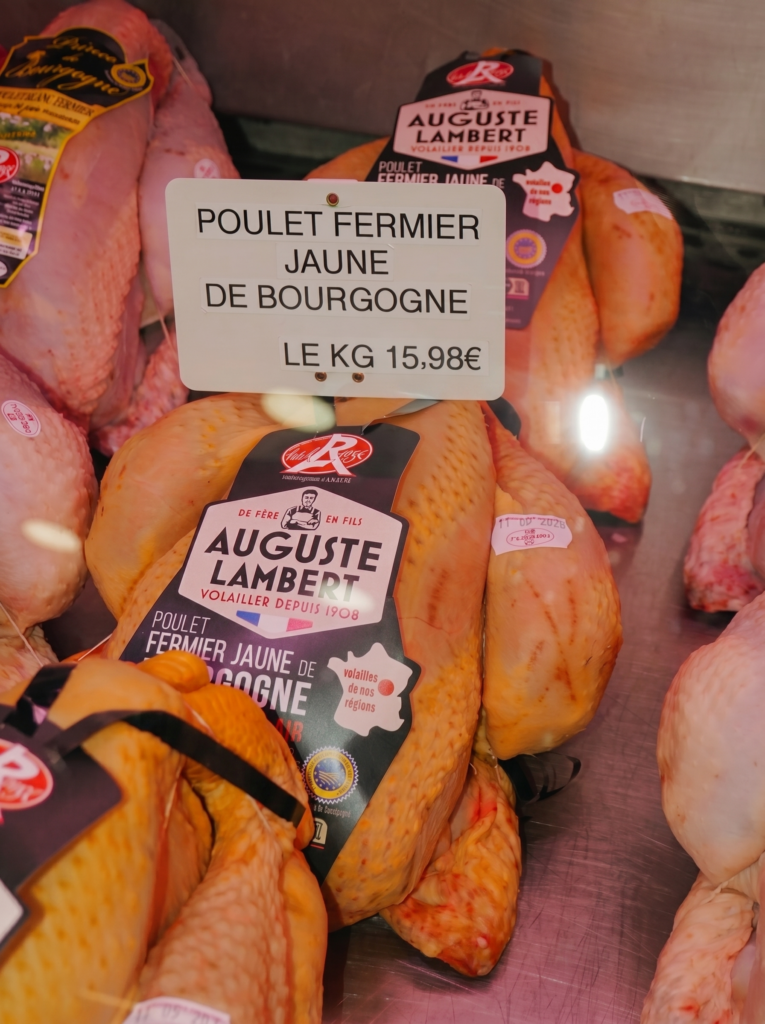 la volaille de brest qui est la spécialité de la ferme de la basse prairie