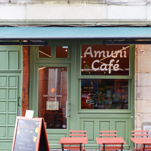 La devanture du coffee shop/cantine Amuni Café à Tours