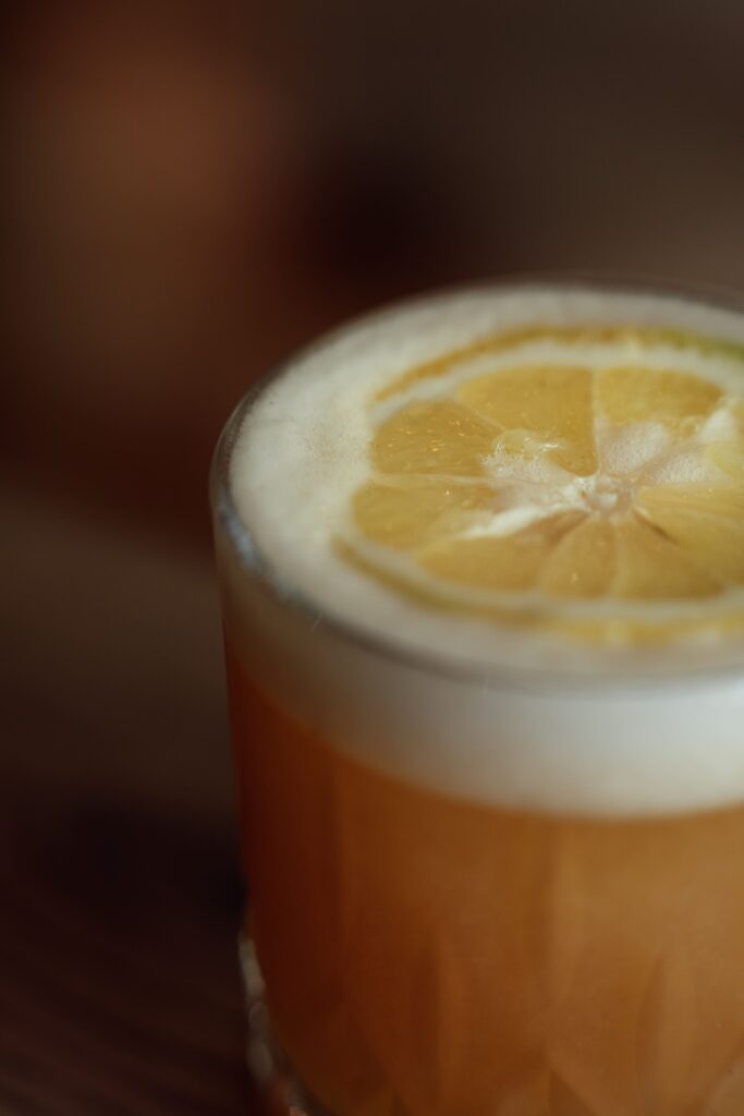 Des cocktails frais et des créations uniques à retrouver au restaurant Aux Envies