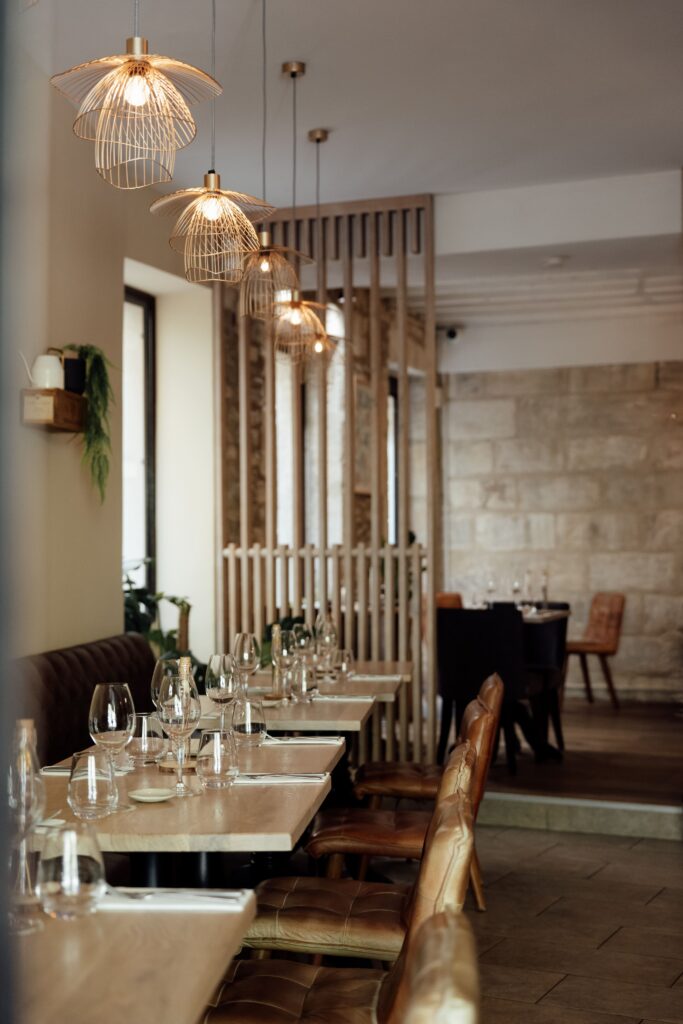 L'intérieur du restaurant Aux Envies
