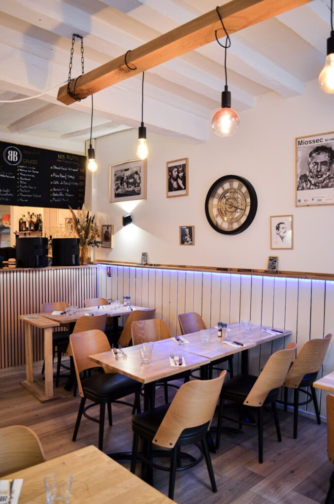 La salle du restaurant La Baraque à Burger à Tours