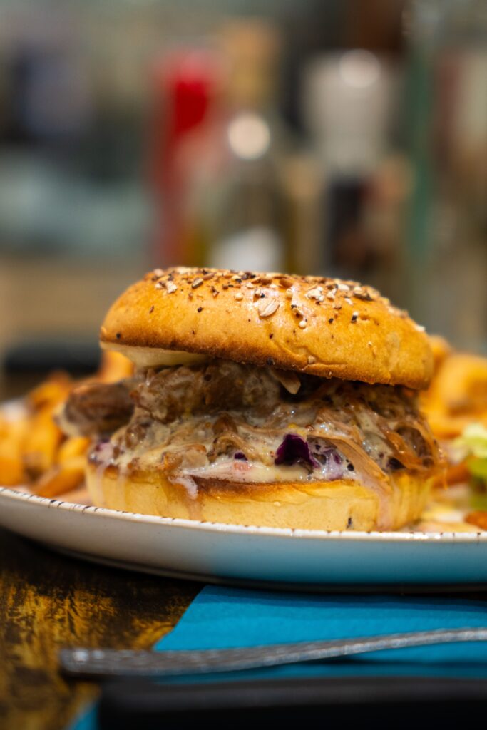 Le burger effiloché de cochon de Can Louarn à Perpignan