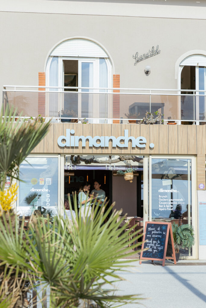 La devanture de Dimanche à Canet-en-Roussillon