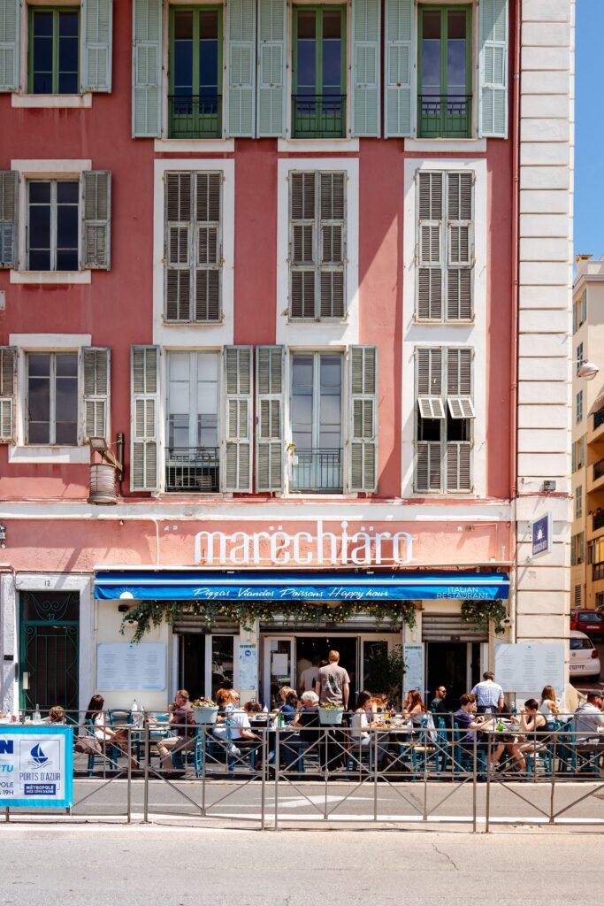 Vue sur le restaurant Marechiaro depuis le port