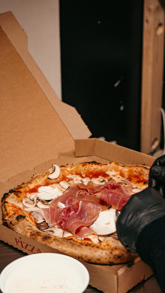 L'italien de M Pizza situé à Bretteville sur odon