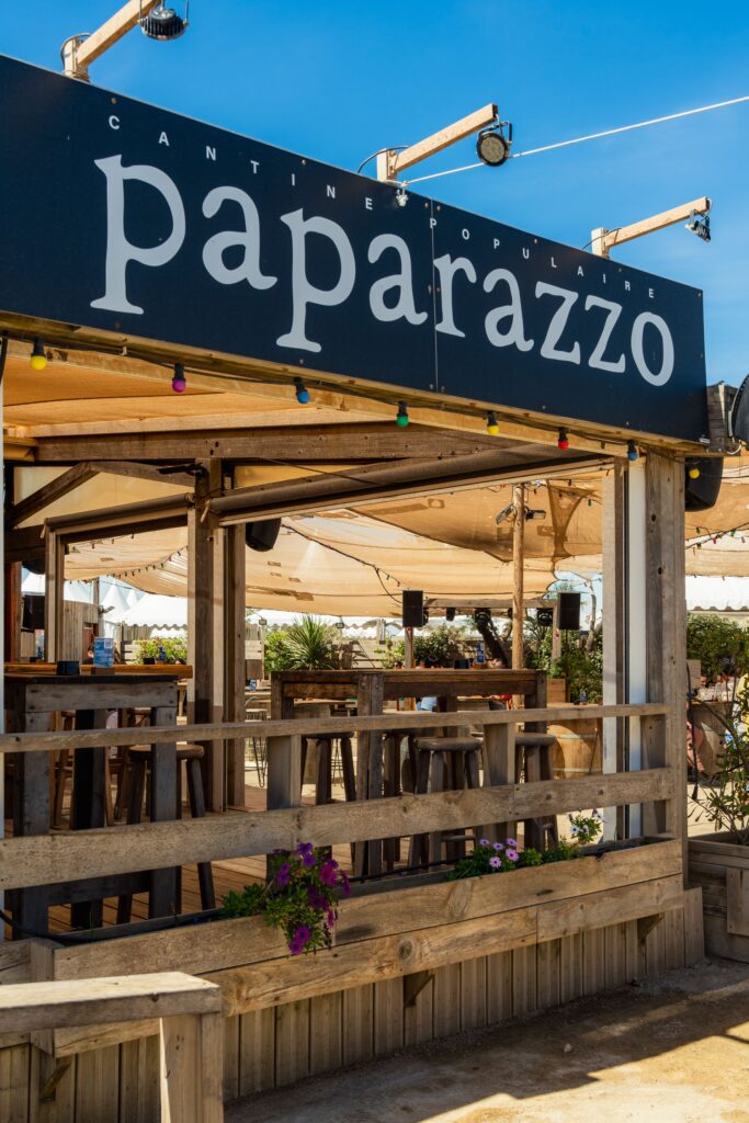 La devanture du Paparazzo à Gruissan