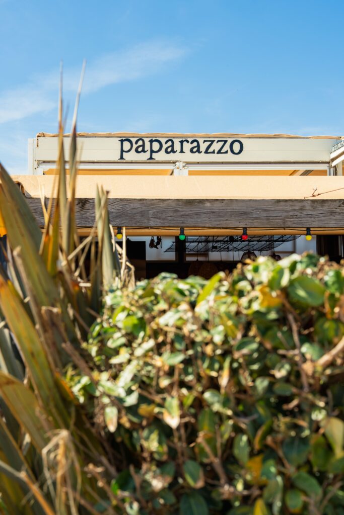 La devanture du Paparazzo à Gruissan