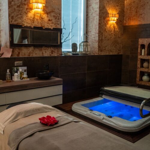 La salle de spa et hammam privatisable de L'ILe Royale, institut de beauté et salon de coiffure à quelques minutes de Limoges