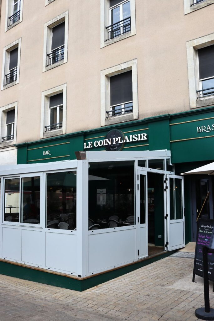 Extérieur du restaurant Le Coin Plaisir situé à Le Mans