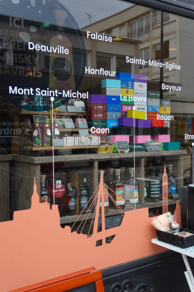 Une vitrine de chez l'épicerie Aux Rendez-vous des Gourmets au Havre