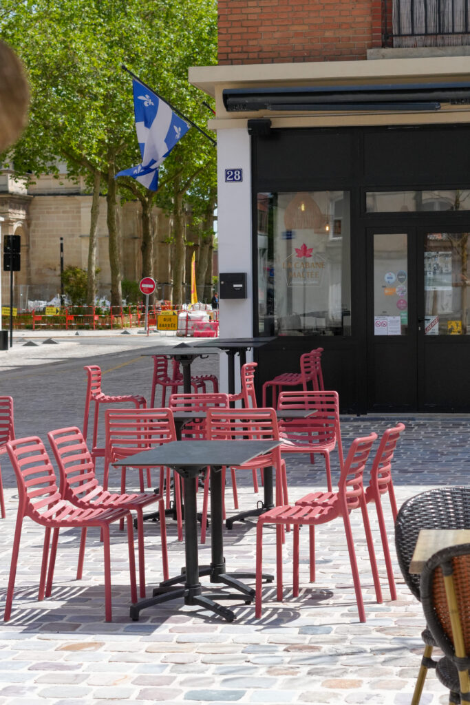 Une terrasse du restaurant la Cabane Maltée au Havre