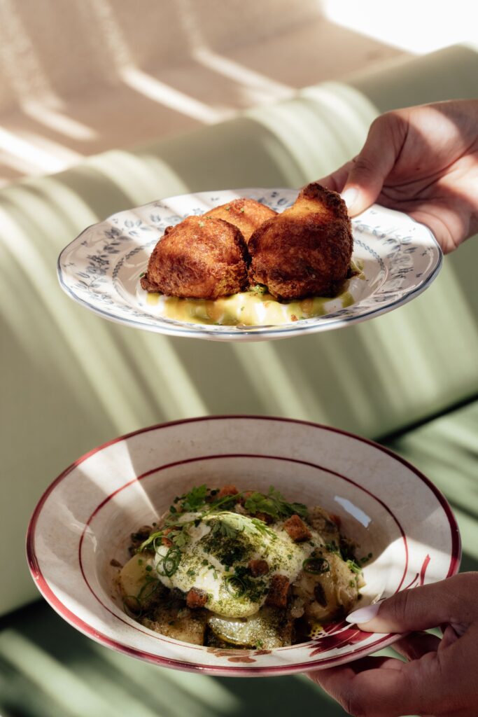 Beignets de brousse et salade de pomme de terre