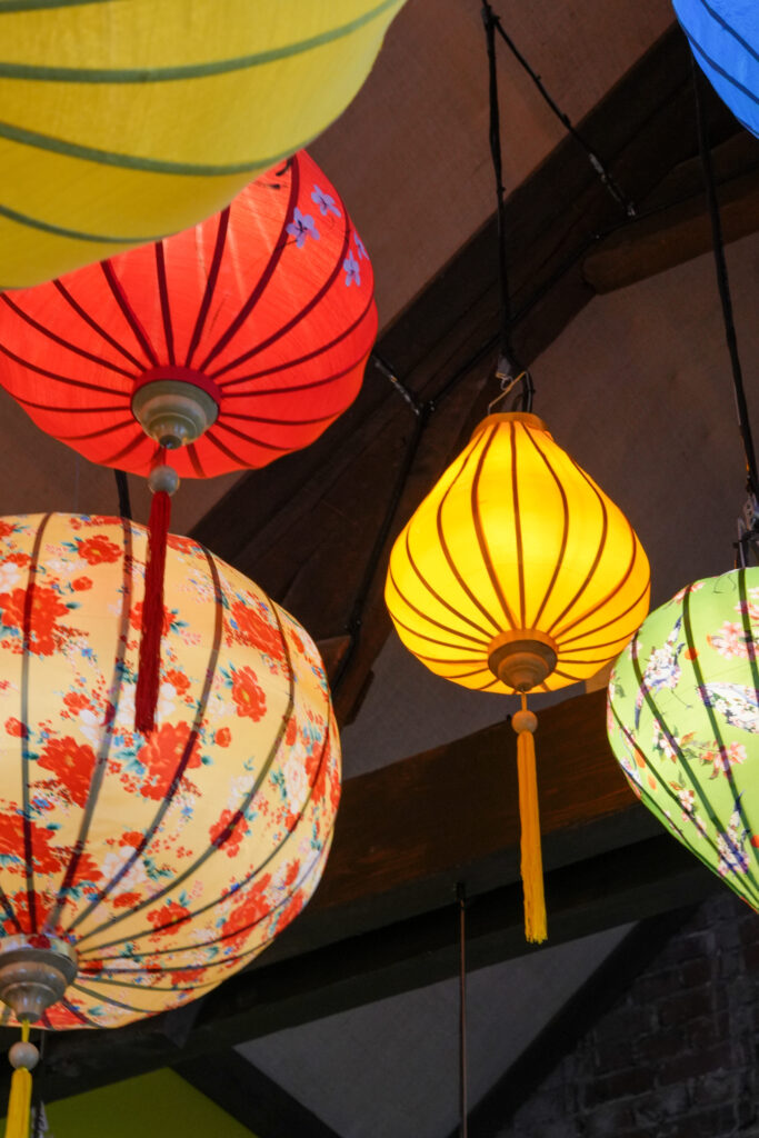 Des lanternes du restaurant Maison Hoi An au Havre