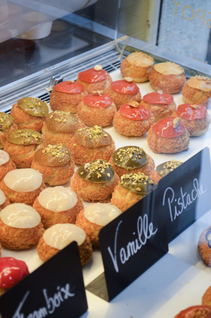 La variété des choux à la crème du coffee shop Popé Coffee Spot à Tours