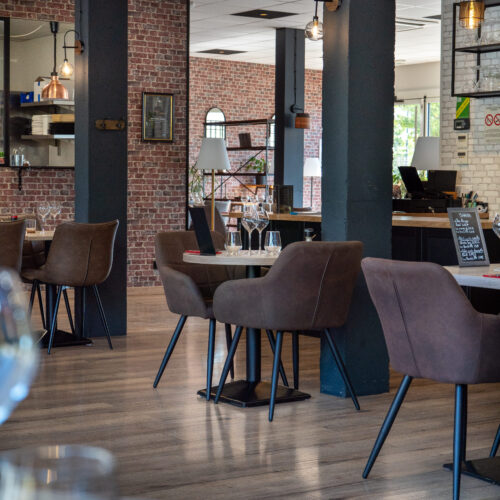 Intérieur cosy du restaurant le Hang'Art à Pithiviers