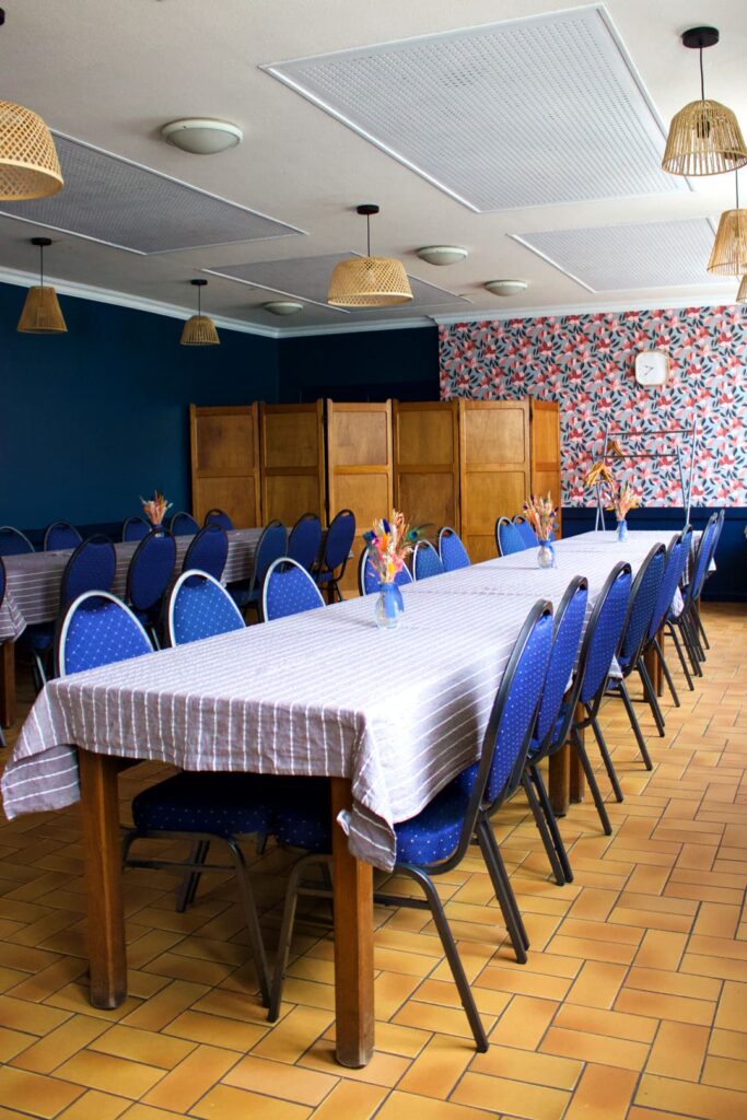 Salle de groupe restaurant les 4 saisons à Bonnetable en Sarthe, cuisine traditionelle revisitée