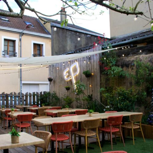 Terrasse restaurant L'Epicerie du Pré à Le Mans cuisine traditionnelle