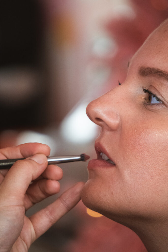 Chloé propose également des cours de maquillage