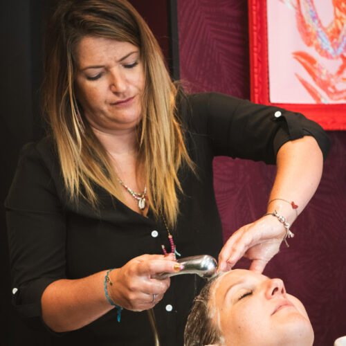 Pauline est la gérante du salon
