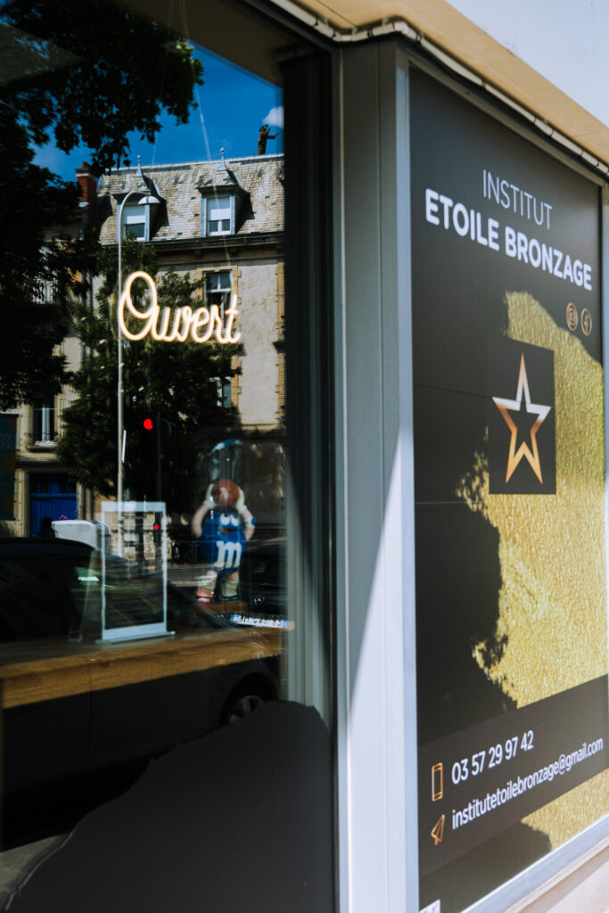 la devanture de l'institut étoile bronzage