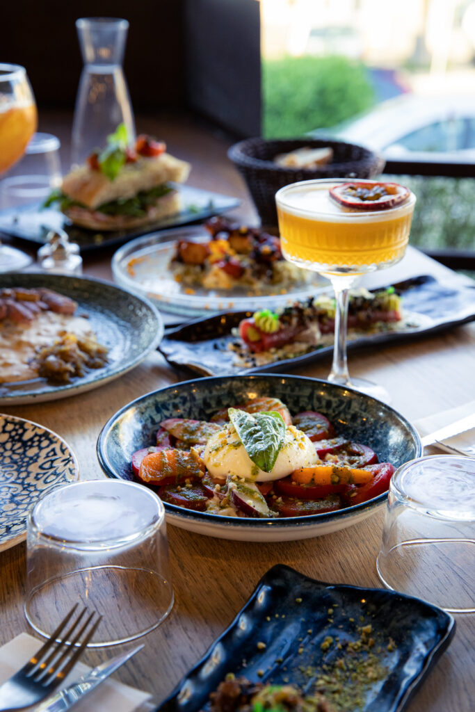 La table du Comptoir Rocatin à Laroque-des-Albères