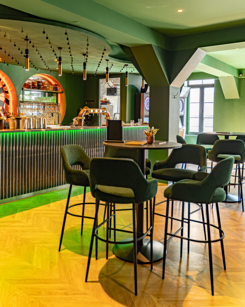 décoration et ambiance du bar à fléchettes le 501 à Rouen