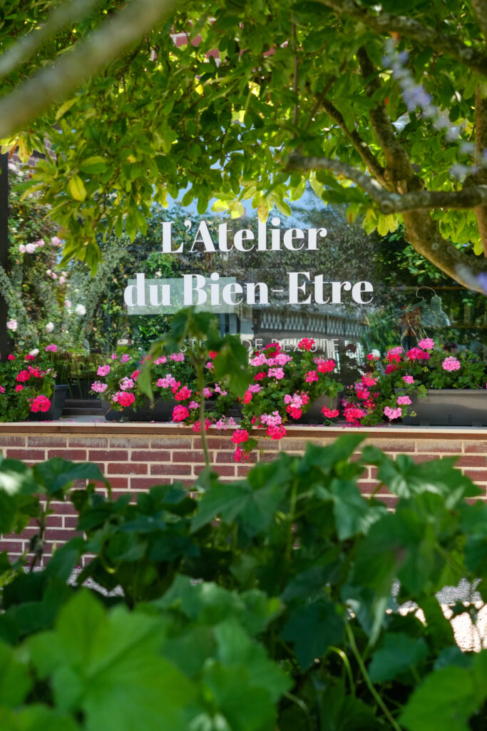 Une vitrine de l'Atelier du bien-être à Saint-Vigor d'Ymonville