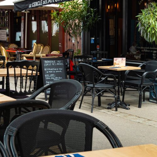 devanture et terrasse du bar à vin le cercle des aromes à rouen