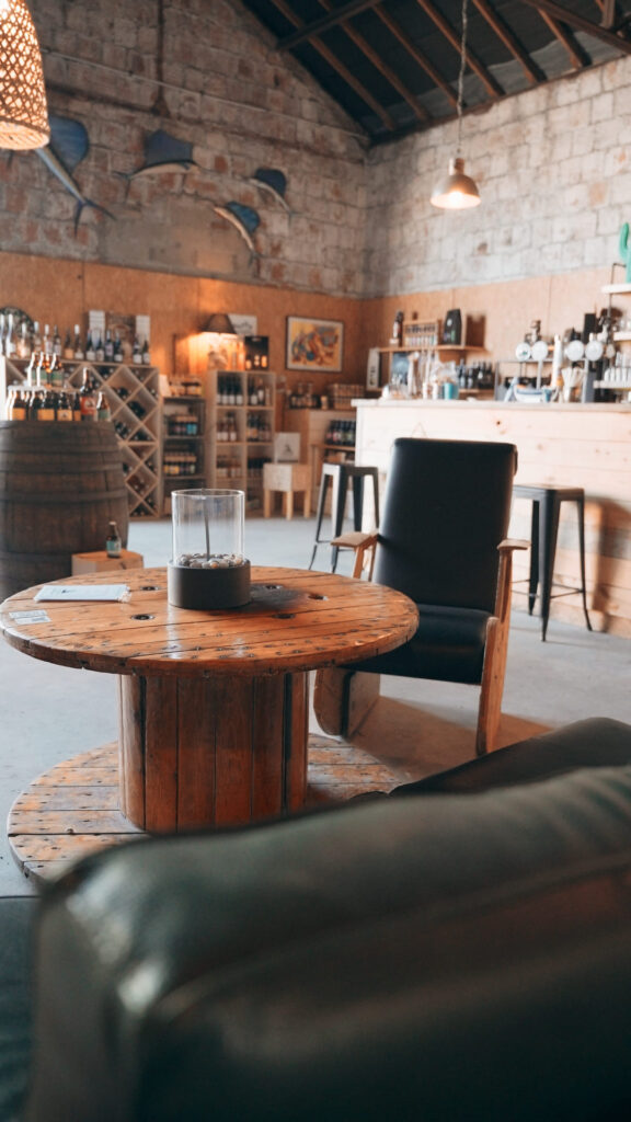 L'intérieur de l'écume des falaises à Jullouville