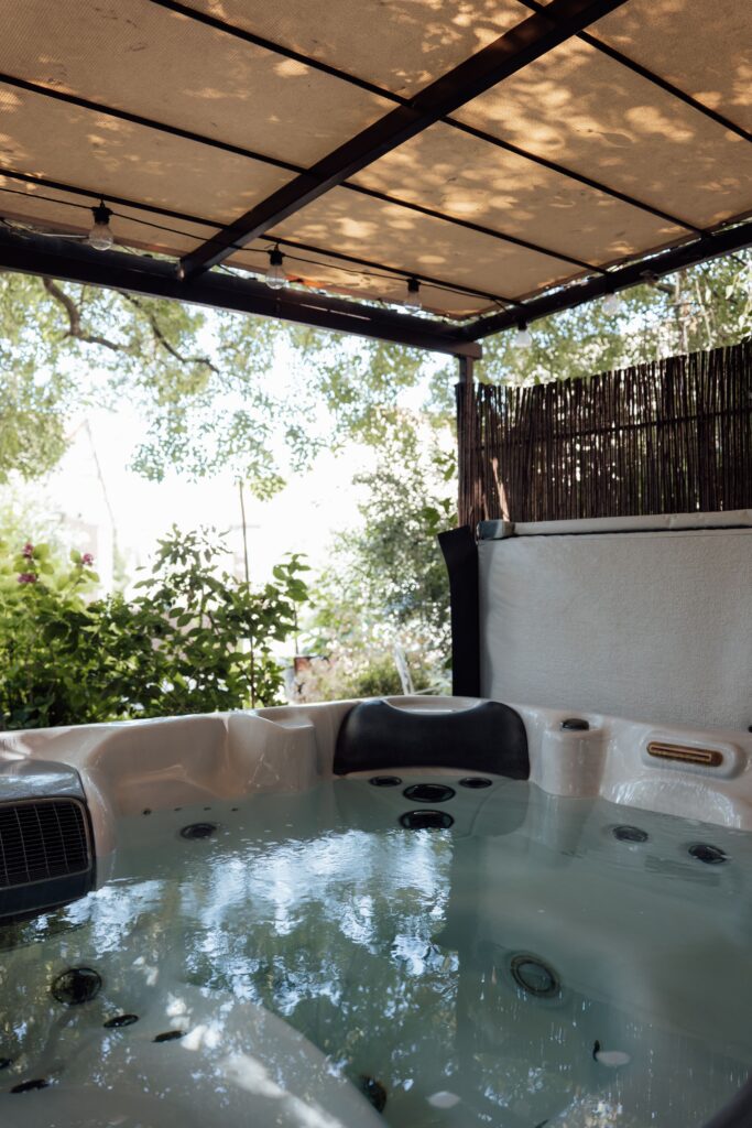 L'espace détente avec jacuzzi, sonna, hammam