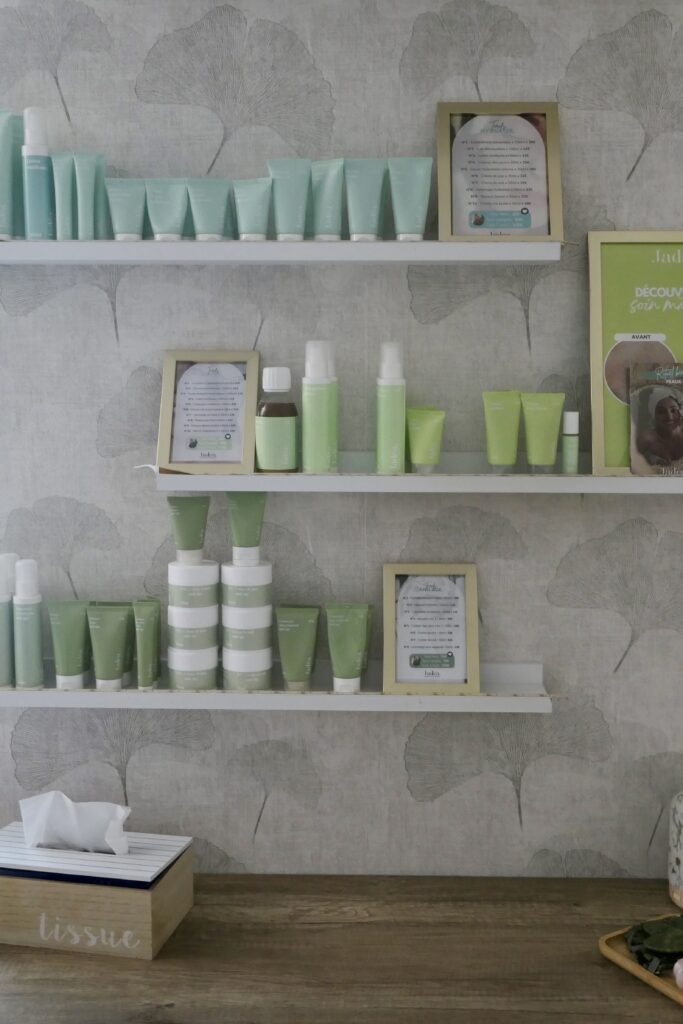 Produits et cosmétiques naturels du Sud-Ouest disponibles à l'institut de beauté SB Esthétique, à Gujan-Mestras.