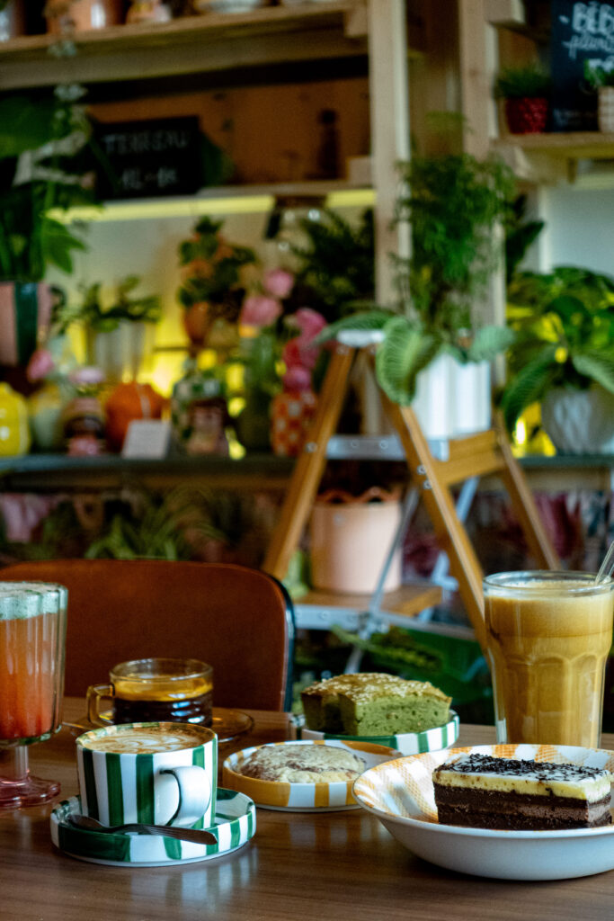 Table, plantes et pâtisseries chez MimiMosa à Rouen
