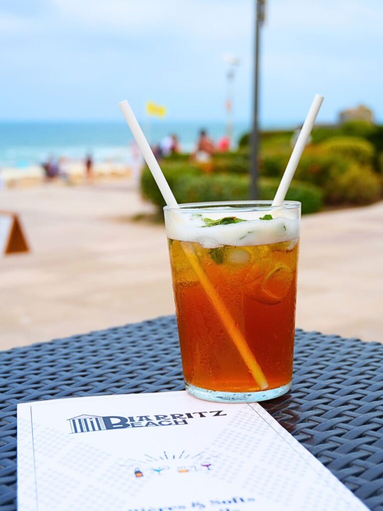 vue verre biarritz beach