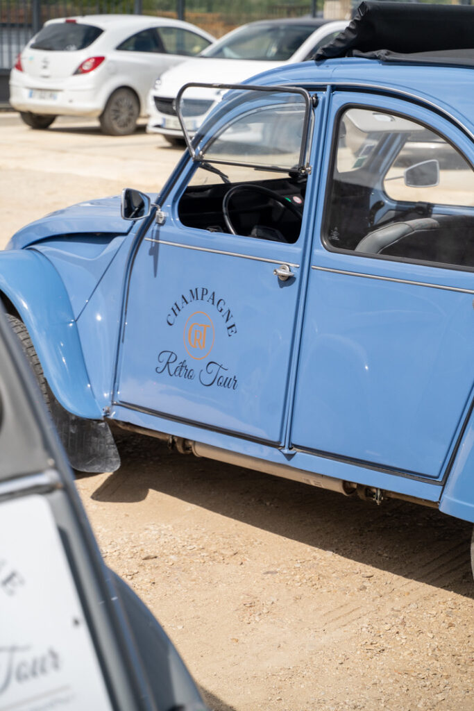 Champagne Rétro Tour dispose de cinq 2CV différentes