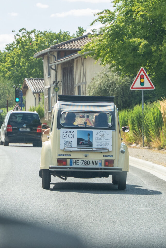 Les voitures se louent à la journée ou au weekend