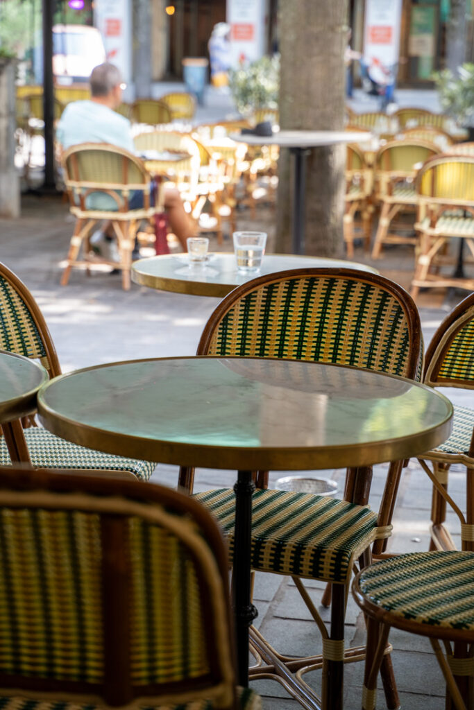 La terrasse de L'Apostrophe vient de se refaire une beauté