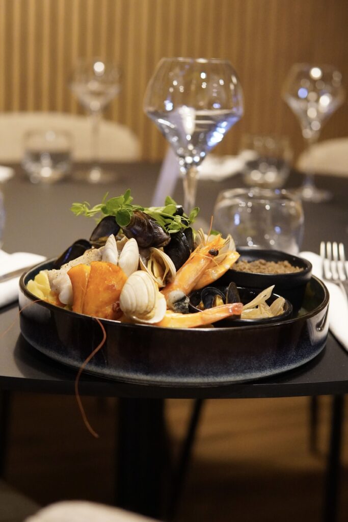 Au P'tit Gréement à Brest plat