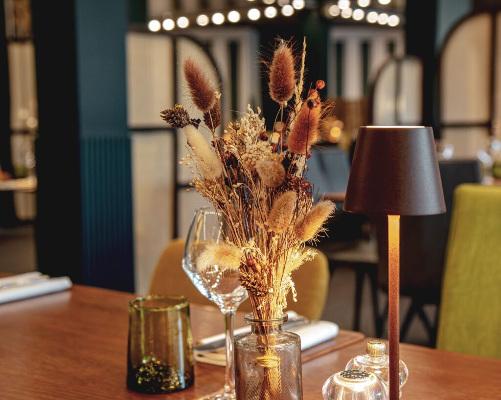 La salle et la décoration intérieure du restaurant Le Clapotis à Saint Avertin