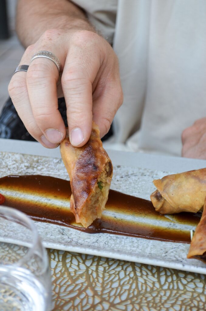 Des nems en entrée à la carte du restaurant Thara Thong à Tours